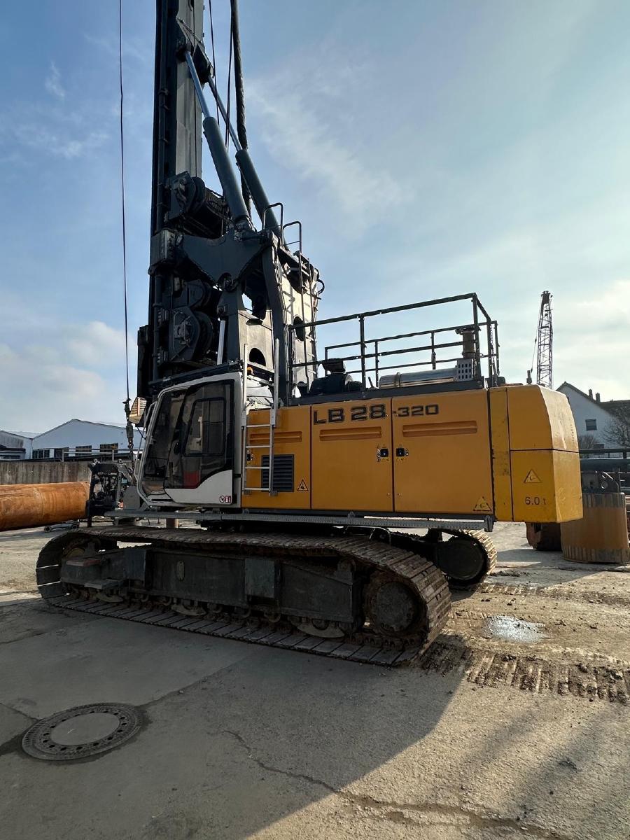 Bild von Baumaschinen / Bohrgeräte - vertikal [279] LIEBHERR LB28/320